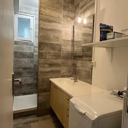 T3 - 5pers - Proche Toutes Commodités - Quartier Recherché - Court Et Long - Cosy - Lumineux - Fonctionnel Appartamento Tolone